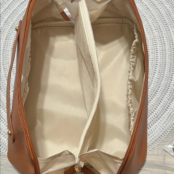 NEW Large Travel Makeup Bag - Black or Tan - Picture 14 of 16